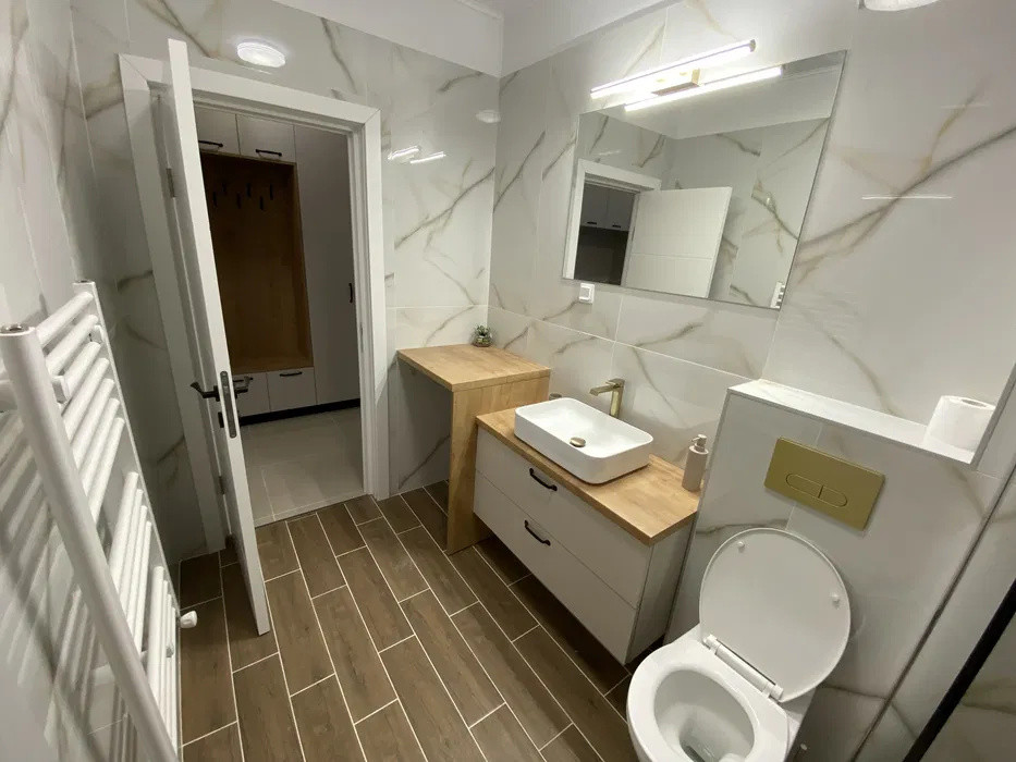 Apartament in bloc nou, etaj intermediar, zona Eroilor