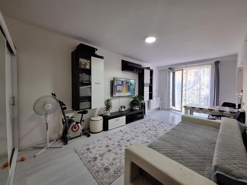 Apartament cu o camera, etajul 1, zona Porii