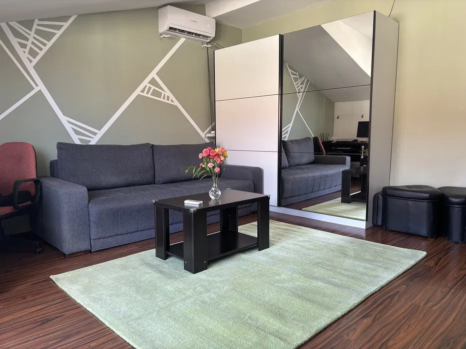 Apartament decomandat, parcare, zona JYSK Floresti