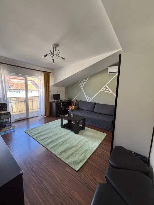 Apartament decomandat, parcare, zona JYSK Floresti