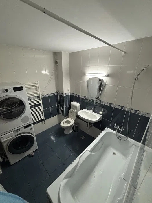 Apartament decomandat, parcare, zona JYSK Floresti