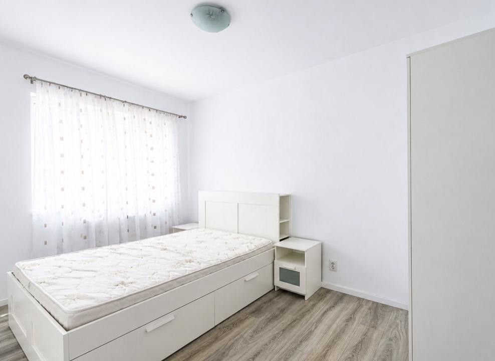 Apartament cu  3 camere,parcare subterană,zona Vivo ( Avram Iancu ) 