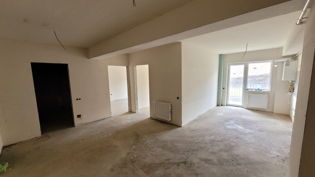 Apartament de 3 camere, 63 mp, semifinisat, zona Terra