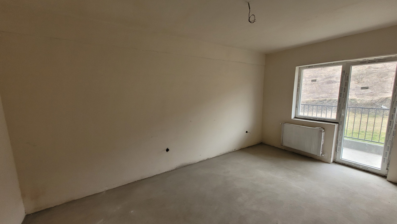 Apartament de 3 camere, 63 mp, semifinisat, zona Terra
