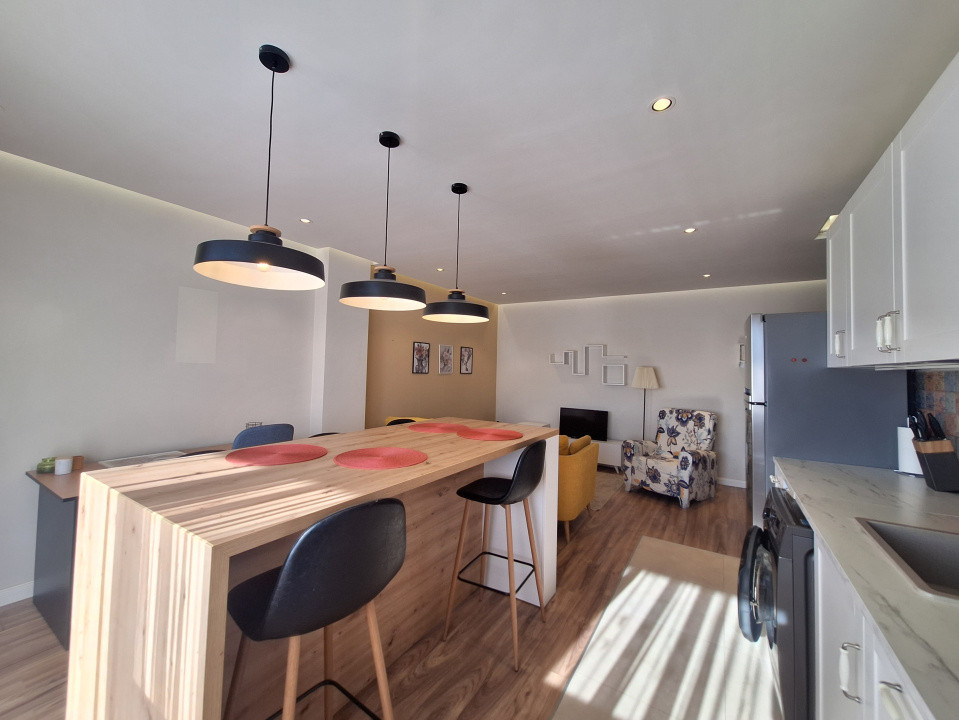 Apartament finisat modern, etaj intermediar, zona Parcului Poligon