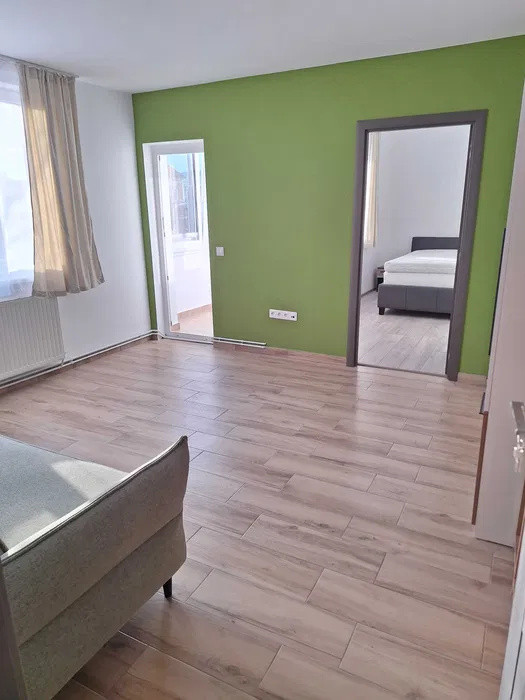 Apartament 2 camere semidecomandate, 45 mp, zona Garii