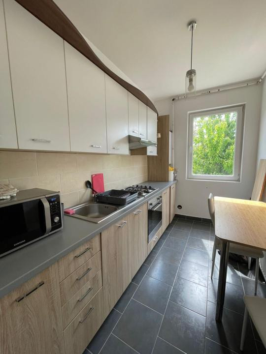 Apartament 3 camere decomandate, 80 mp, 2 terase, zona Grand Hotel Italia