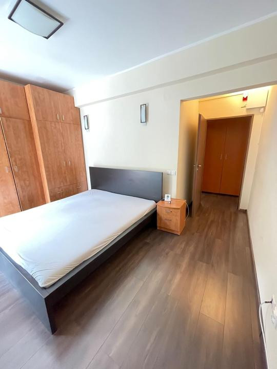 Apartament 3 camere decomandate, 80 mp, 2 terase, zona Grand Hotel Italia