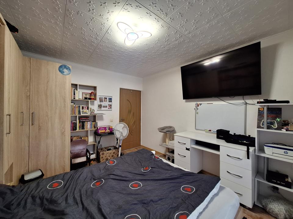 Apartament decomandat, etaj intermediar, zona JYSK, Floresti