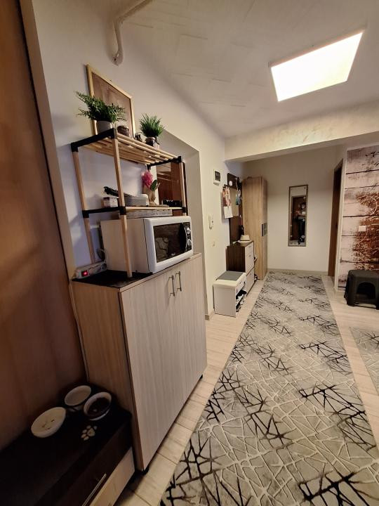 Apartament decomandat, etaj intermediar, zona JYSK, Floresti