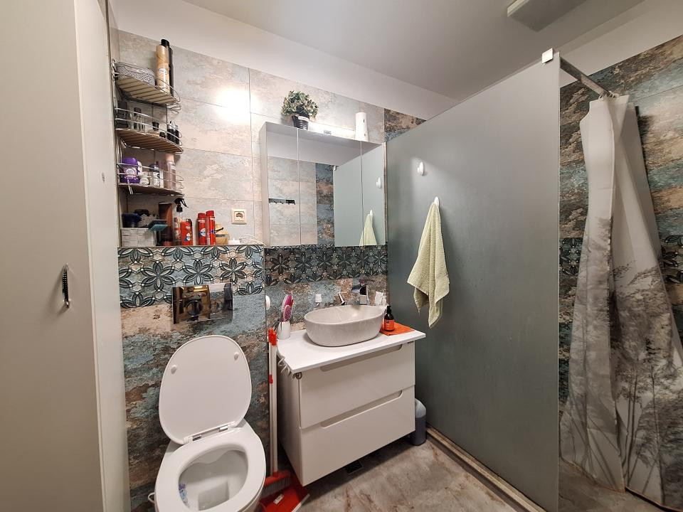 Apartament decomandat, etaj intermediar, zona JYSK, Floresti