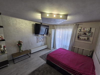Apartament decomandat, etaj intermediar, zona JYSK, Floresti