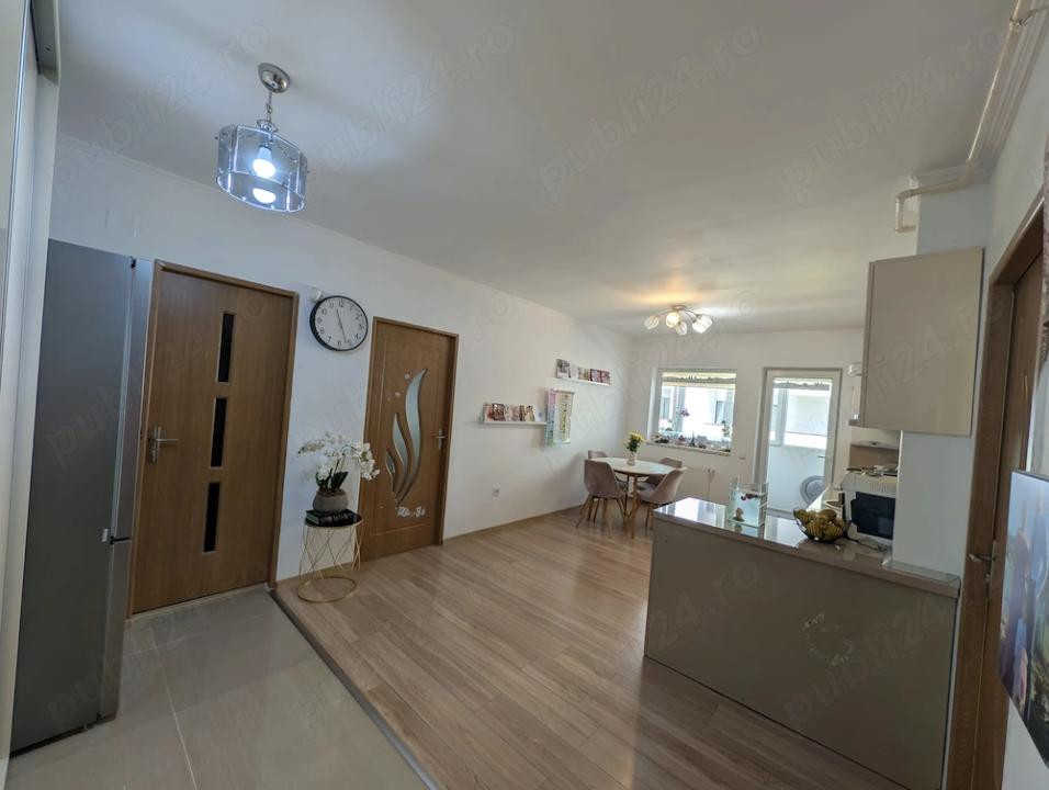 Apartament decomandat, etajul 1, balcon, zona Eroilor