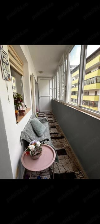 Apartament decomandat, etajul 1, balcon, zona Eroilor