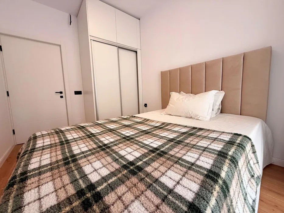 Apartament modern  2 camere, semidecomandate, 40 mp, parcare subterana, Bulgaria