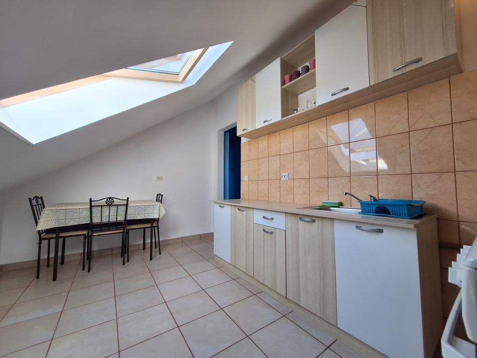 Apartament cu 2 camere, 44 mp, zona Eroilor