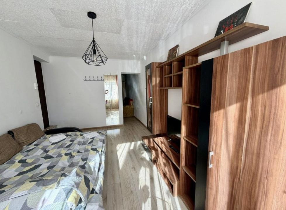 Apartament de 36 mp utili, parcare, la parter 