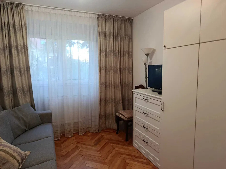 Apartament 3 camere, decomandat, 2 bai, 67 mp, zona Dorobantilor