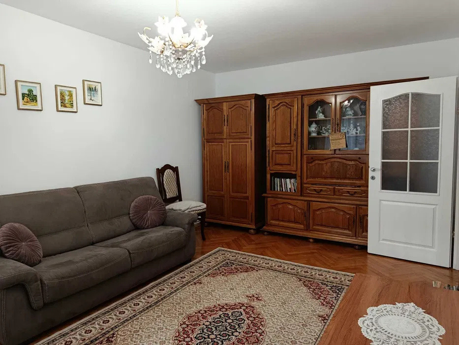 Apartament 3 camere, decomandat, 2 bai, 67 mp, zona Dorobantilor