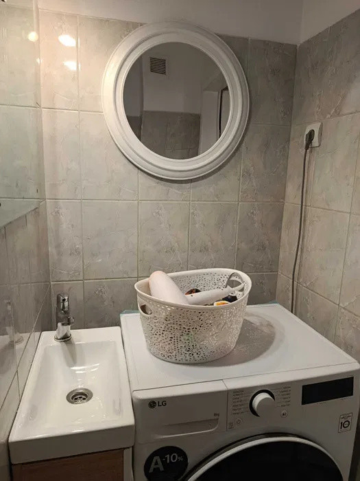 Apartament 3 camere, decomandat, 2 bai, 67 mp, zona Dorobantilor