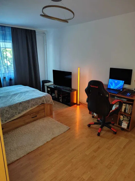 Apartament 3 camere, decomandat, 76 mp, zona Semicentrala