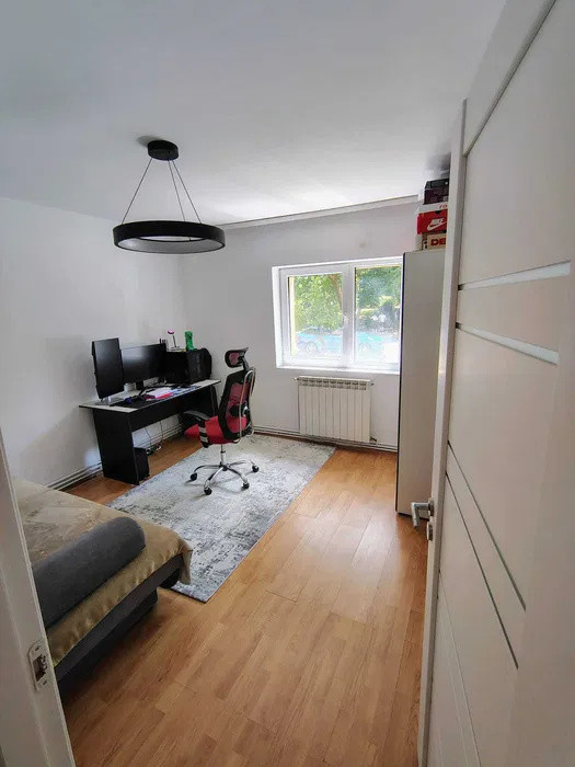 Apartament 3 camere, decomandat, 76 mp, zona Semicentrala