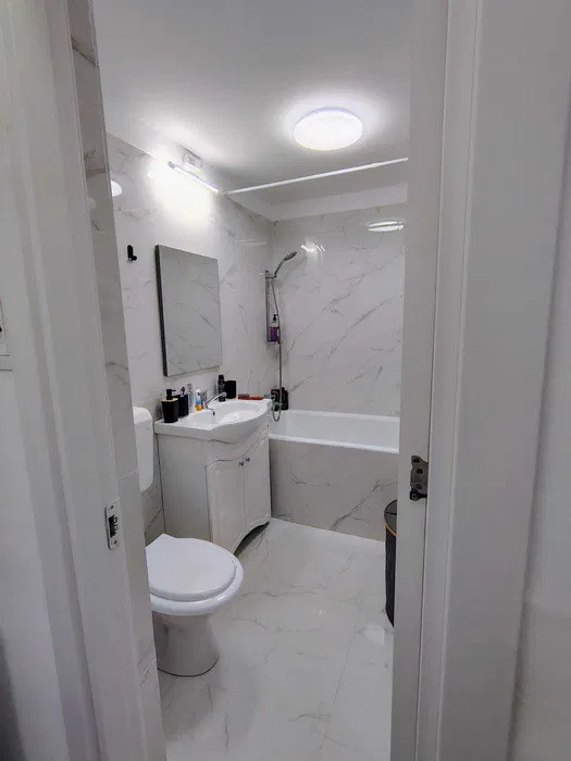 Apartament 3 camere, decomandat, 76 mp, zona Semicentrala