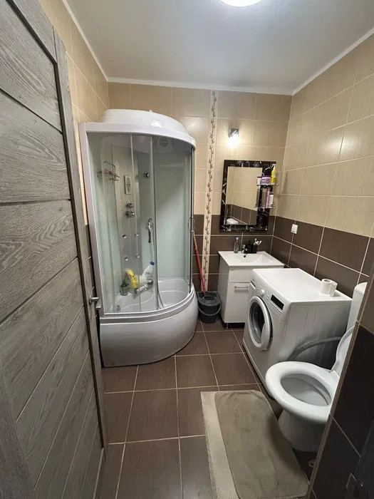Apartament la etajul 1, parcare, zona Aqua Park Floresti