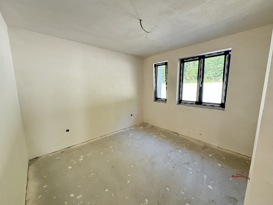 Casa tip duplex, 135mp utili, 4 camere, Semifinisata, Garaj, Zona Tauti