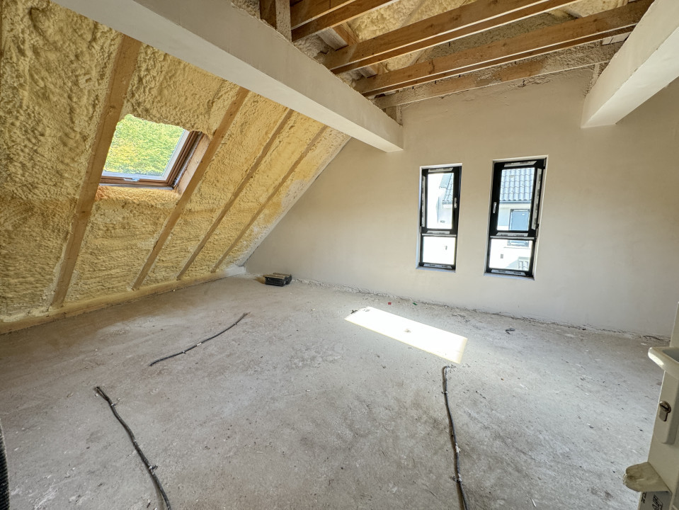 Casa tip duplex, 135mp utili, 4 camere, Semifinisata, Garaj, Zona Tauti