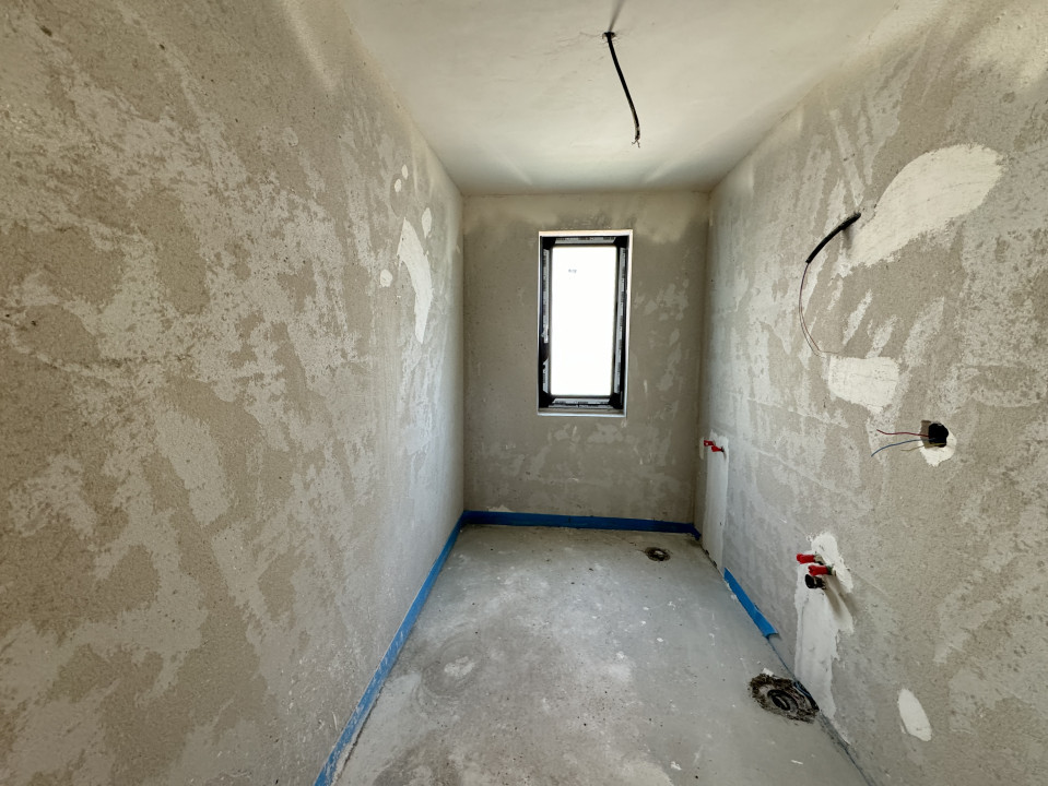 Casa tip duplex, 135mp utili, 4 camere, Semifinisata, Garaj, Zona Tauti