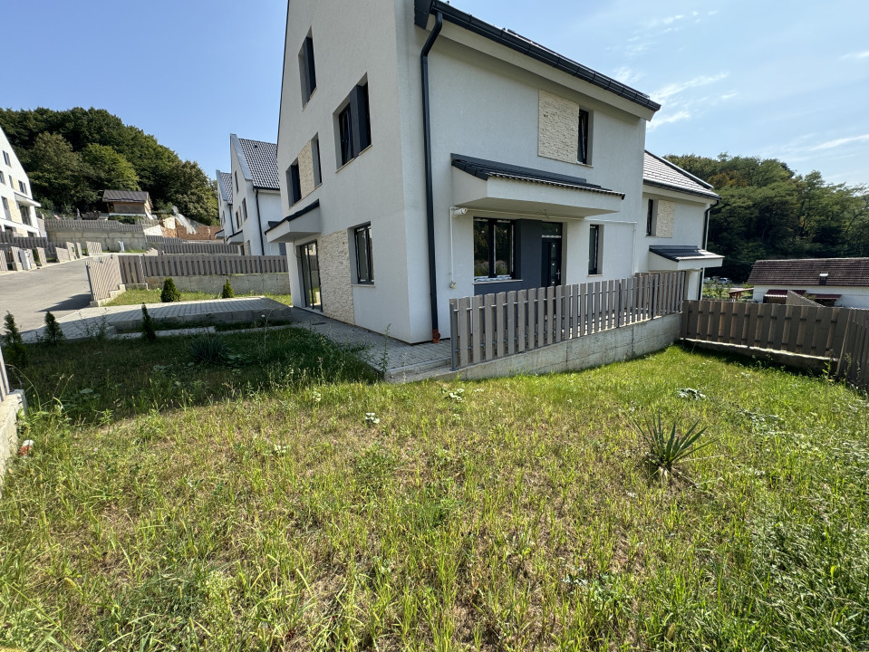 Casa tip duplex, 135mp utili, 4 camere, Semifinisata, Garaj, Zona Tauti