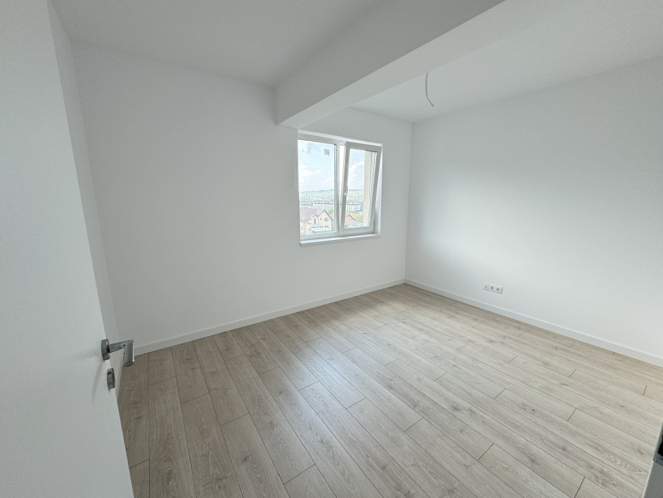 Apartament de 3 camere, 66.6 mp, Finisat, Zona Teilor