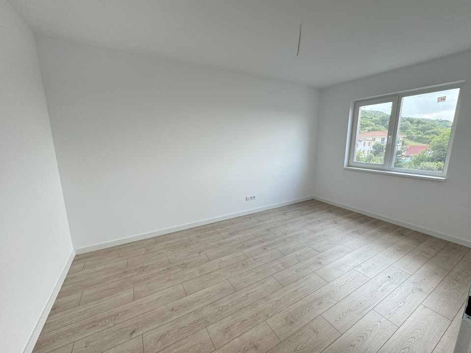 Apartament de 3 camere, 66.6 mp, Finisat, Zona Teilor