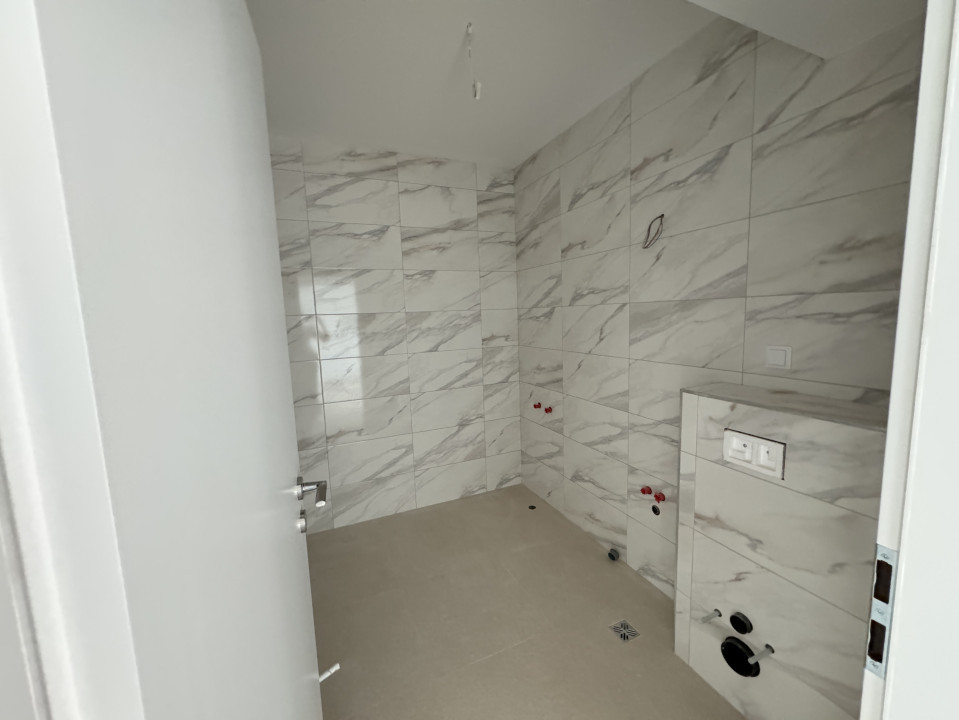 Apartament de 3 camere, 66.6 mp, Finisat, Zona Teilor
