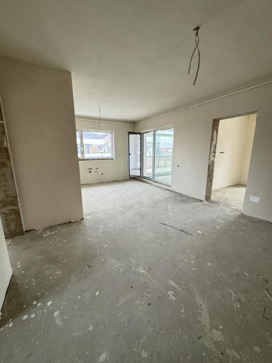 Apartament tip Penthouse, 4 camere, 87 mp, terasa 88 mp, Zona Eroilor