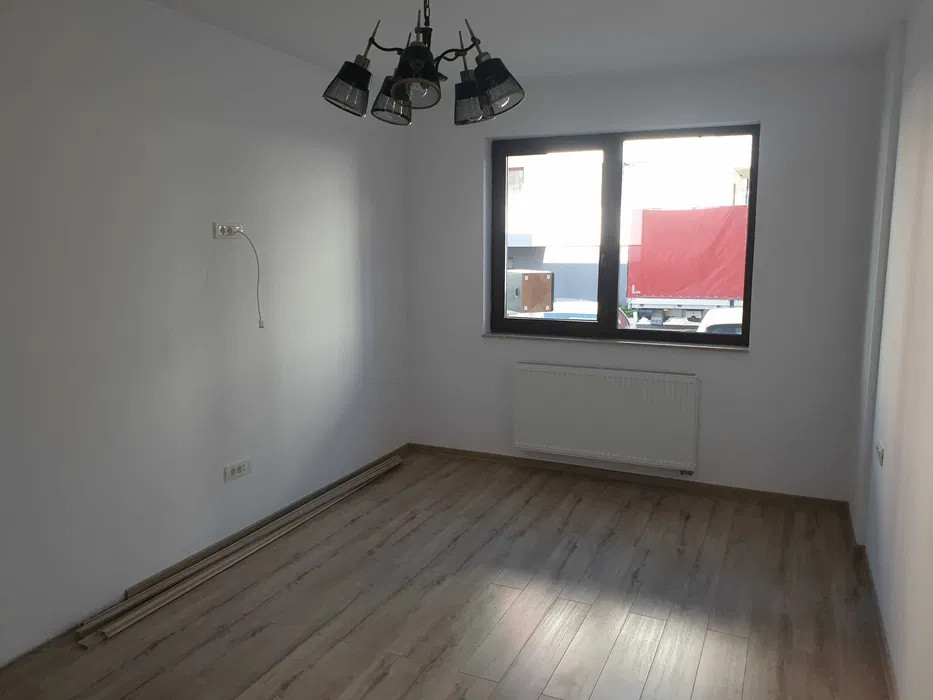 Apartament cu 2 camere, 55 mp, balcon, zona Sub Cetate