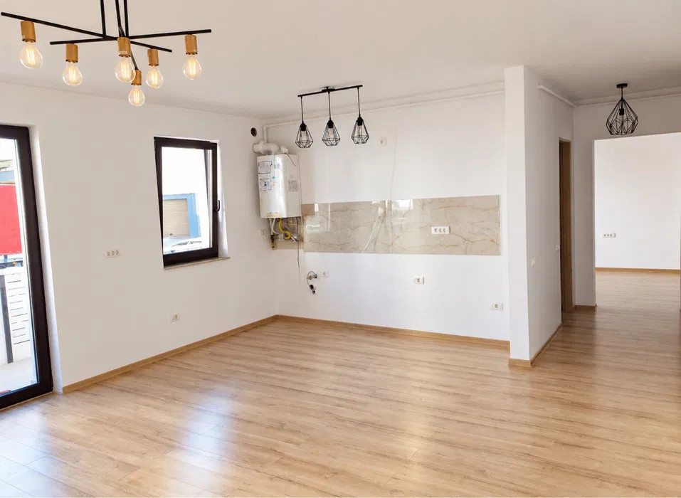 Apartament cu 2 camere, 55 mp, balcon, zona Sub Cetate