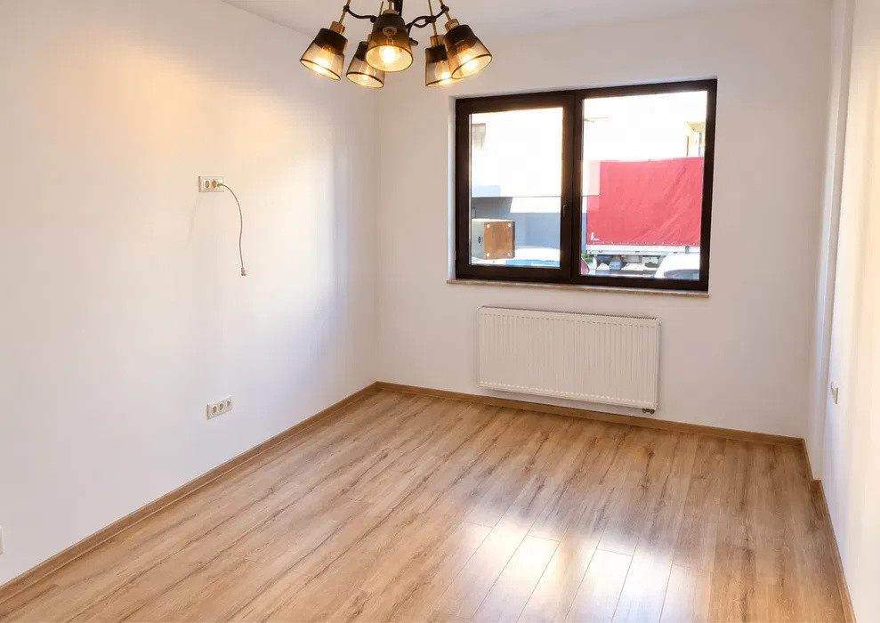 Apartament cu 2 camere, 55 mp, balcon, zona Sub Cetate