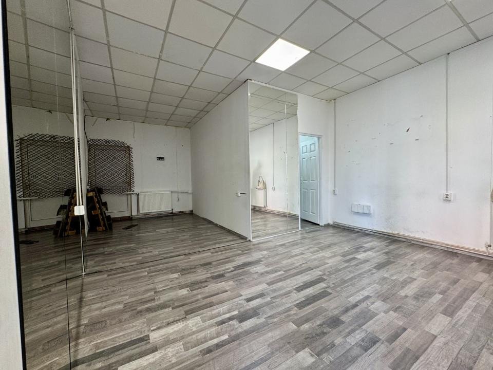 Spațiu 40 mp, parter cu vitrină, zona Platinia Shopping Center