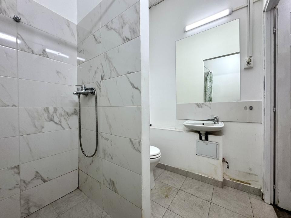Spațiu 40 mp, parter cu vitrină, zona Platinia Shopping Center