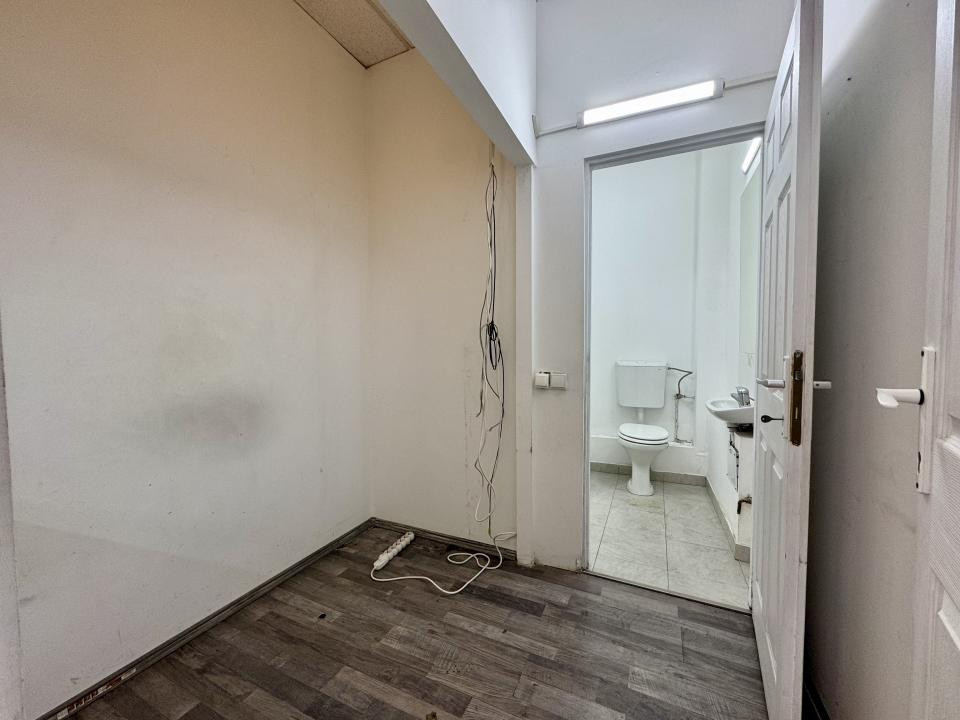 Spațiu 40 mp, parter cu vitrină, zona Platinia Shopping Center