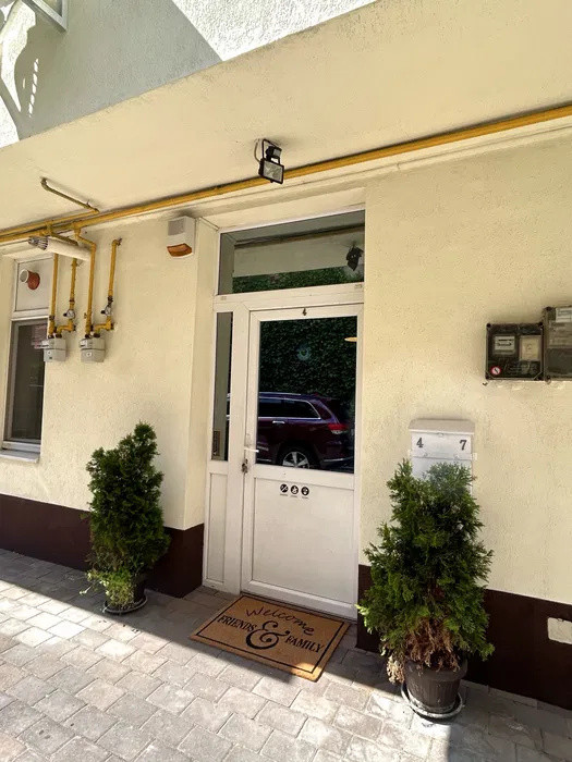 Spatiu de birou, 50 mp utili, recent renovat, parcare, zona P-ta Mihai Viteazul