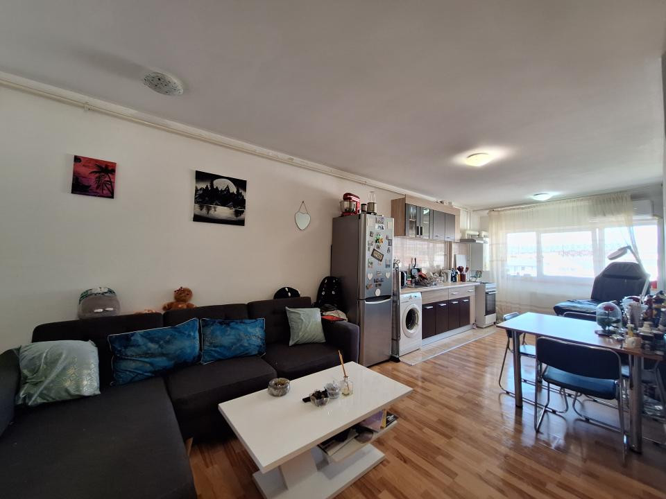 Apartament cu 2 camere, 39 mp, zona Florilor