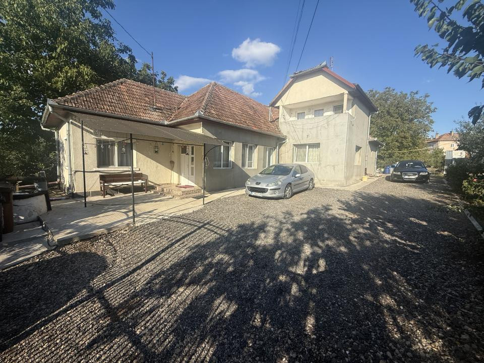 Casa 5 camere cu teren 2300 mp - Jucu de Sus