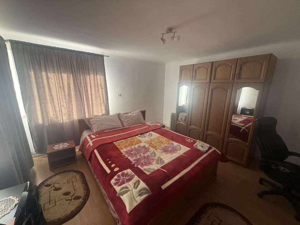 Casa 5 camere cu teren 2300 mp - Jucu de Sus