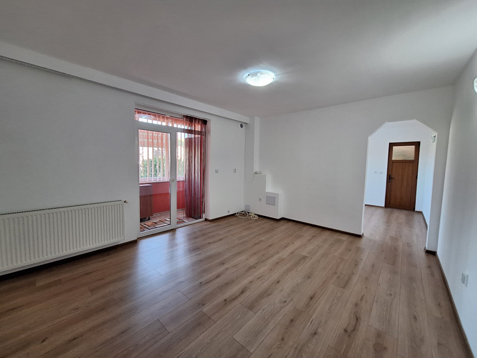 Apartament cu 2 camere, 36,5 mp, balcon, zona Parcului Poligon