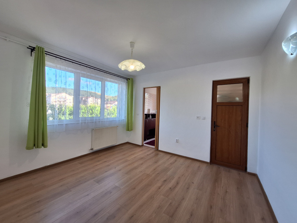 Apartament cu 2 camere, 36,5 mp, balcon, zona Parcului Poligon