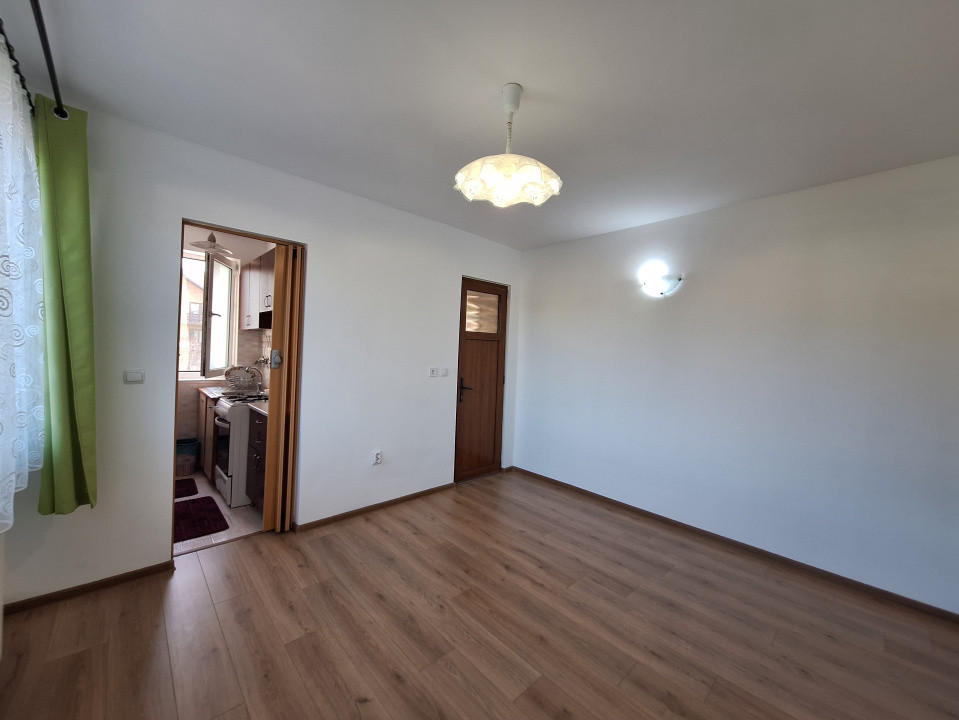 Apartament cu 2 camere, 36,5 mp, balcon, zona Parcului Poligon
