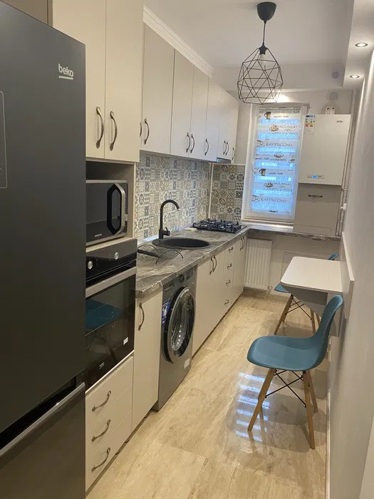Apartament decomandat, 2 balcoane, zona Abatorului